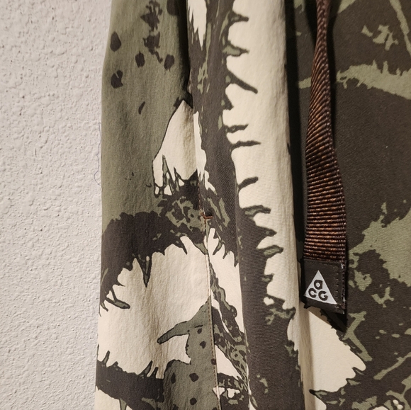 Women's Nike ACG Zip Smith Summit AOP Skirt - Picture 13 of 16